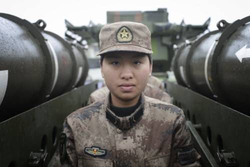 侯玉玲（陆军第14集团军某炮兵团指挥连中士）