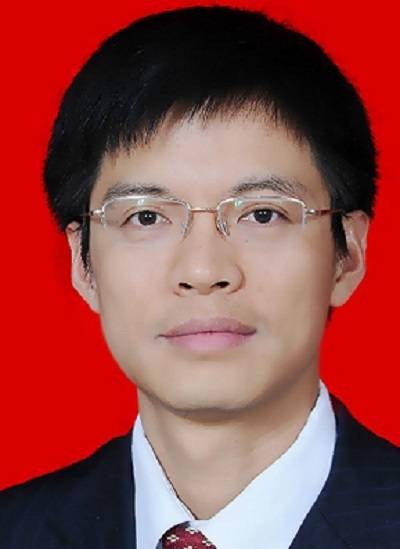 张雪峰（内蒙古自治区人民医院影像医学科主任医师）