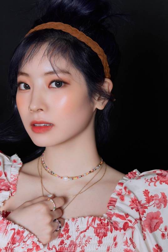 金多贤（韩国女歌手，TWICE成员）