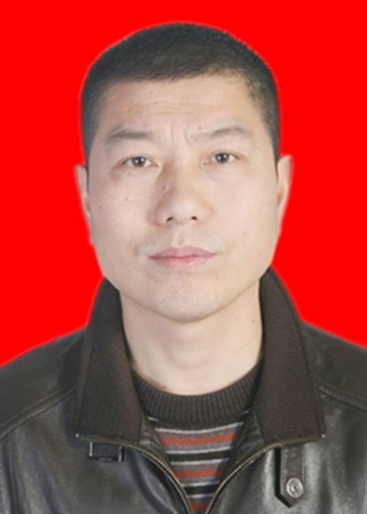 张海涛（江陵县政府党组成员、副县长）