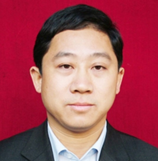 李拥军（安化一中校长）