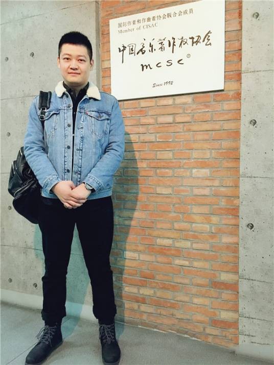吕易秋