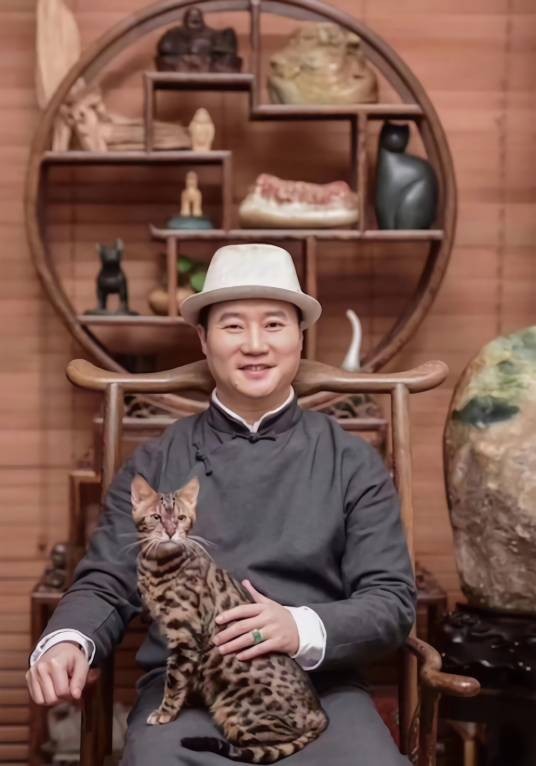 黄华隆（耐威克宠物食品品牌创始人）