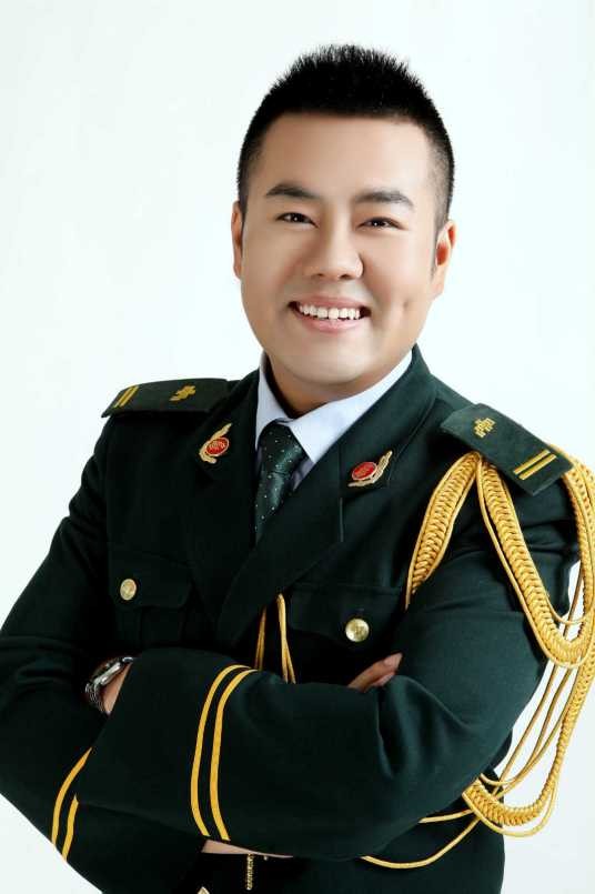 李浩鹏（中国内地民族唱法男歌手，蒋大为关门弟子）