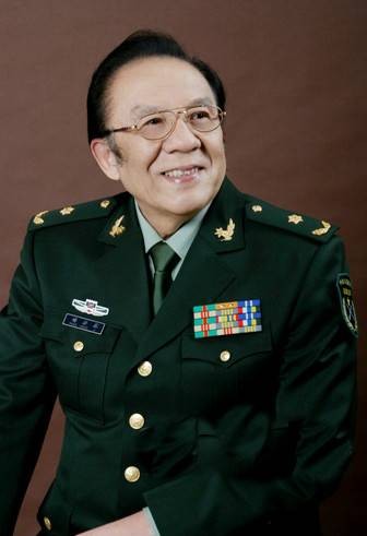 杨洪基（中国内地男中音歌唱家，总政治部歌剧团国家一级演员）