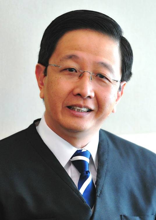 邓章钦