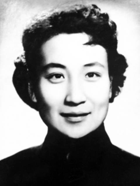 关肃霜