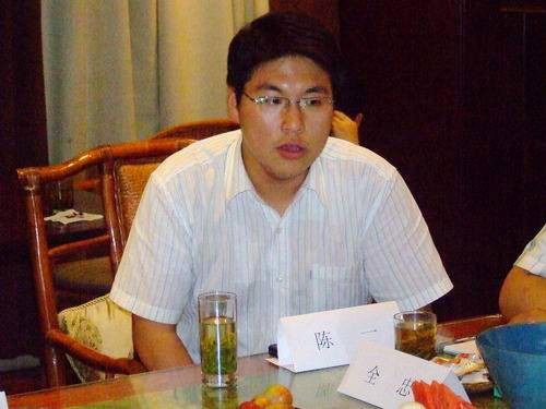 陈一（中南民族大学美术学院教师）