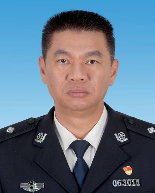 杨永平(深圳市光明新区党工委委员、公安局局长)