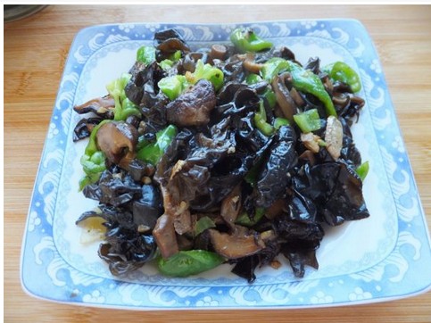 香菇木耳炒肉丝