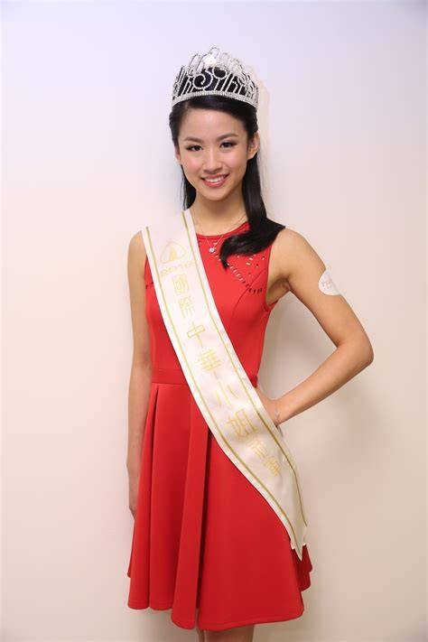 李思佳（2018国际中华小姐冠军）