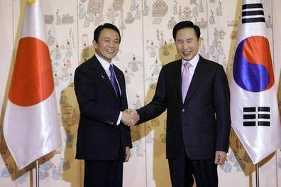 穿梭外交