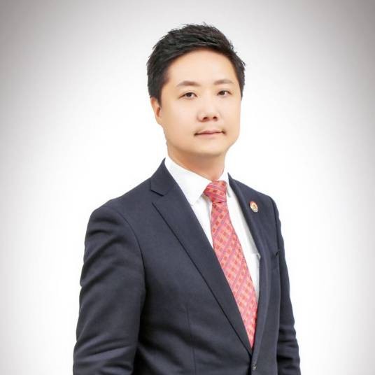 张栋(艺鼎传媒董事长兼CEO)
