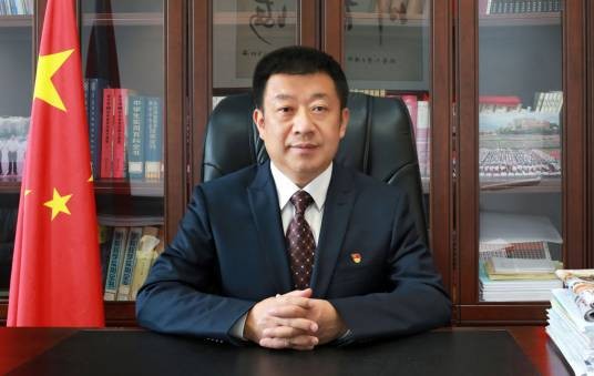 魏东（四川省绵阳中学党委书记）