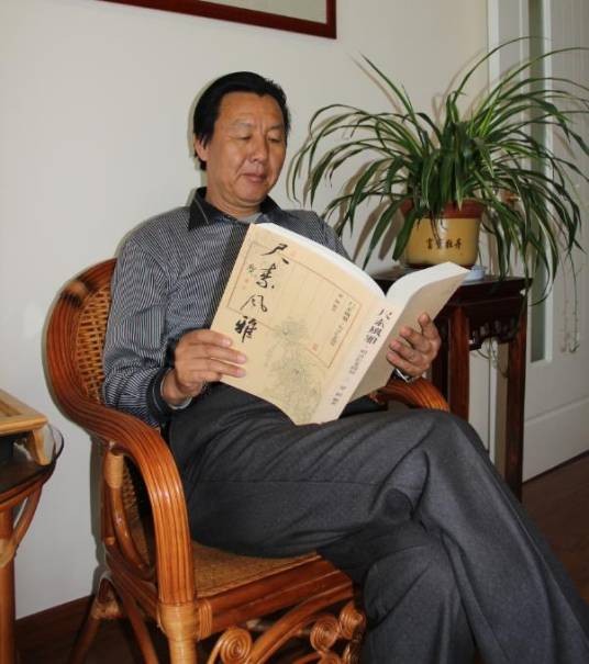 尚梅（中国书画家协会会员、中国人事部艺术家委员会委员）