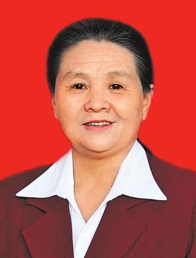 郭建华（第十四届全国人大代表，河南省开封市祥符区电影公司党支部书记、经理）