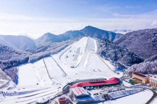 神龙架滑雪场