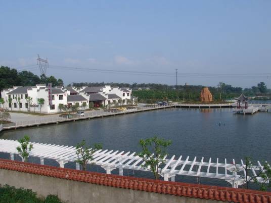 彭墩村（浙江省嘉兴市海宁市袁花镇下辖村）