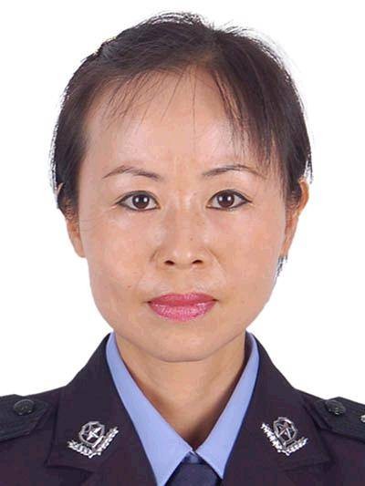胡梅（四川省眉山市公安局原党委委员、国内安全保卫支队原支队长）