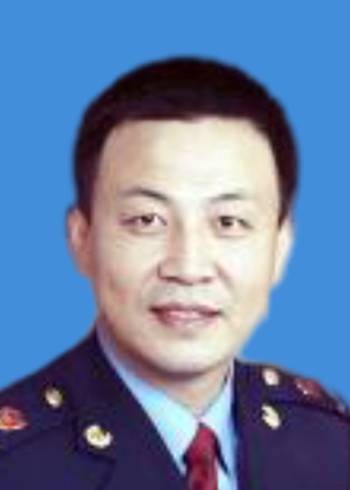 郭辉（北京市东城区市场监督管理局党组成员、派驻纪检监察组组长）