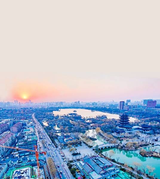 大明湖（山东省济南市湖泊、历史名胜）
