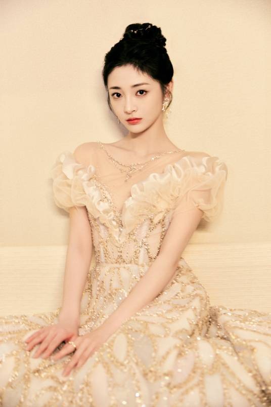 周洁琼（中国内地流行乐女歌手、影视演员）