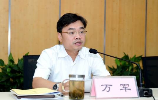 万军(江苏连云港经济技术开发区党工委委员、管委会副主任)