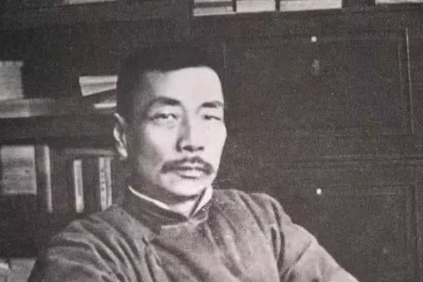 真的猛士，敢于直面惨淡的人生，敢于正视淋漓的鲜血出自哪里?