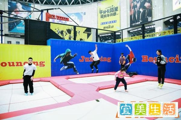投资一个1000平米的蹦床公园需要多少钱