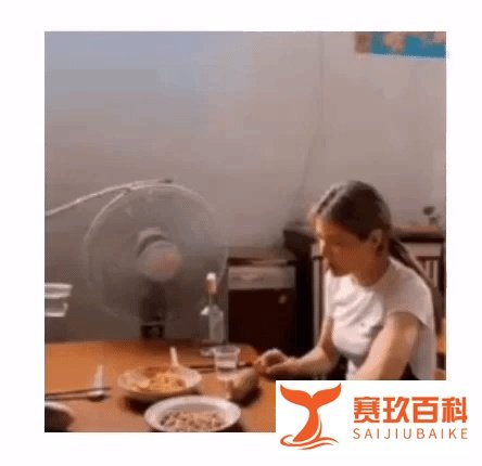 意大利人长杆干杯视频火遍全网 老外为了找个人喝酒到底有多拼？