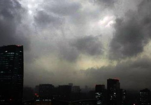天黑黑欲落雨闽南语怎么说？