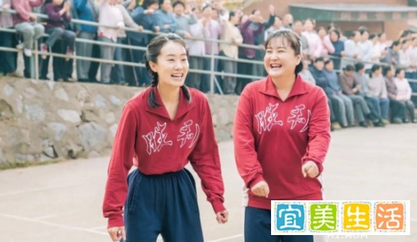 票房破51亿,成本0.8亿的《你好,李焕英》,谁才是大赢家?