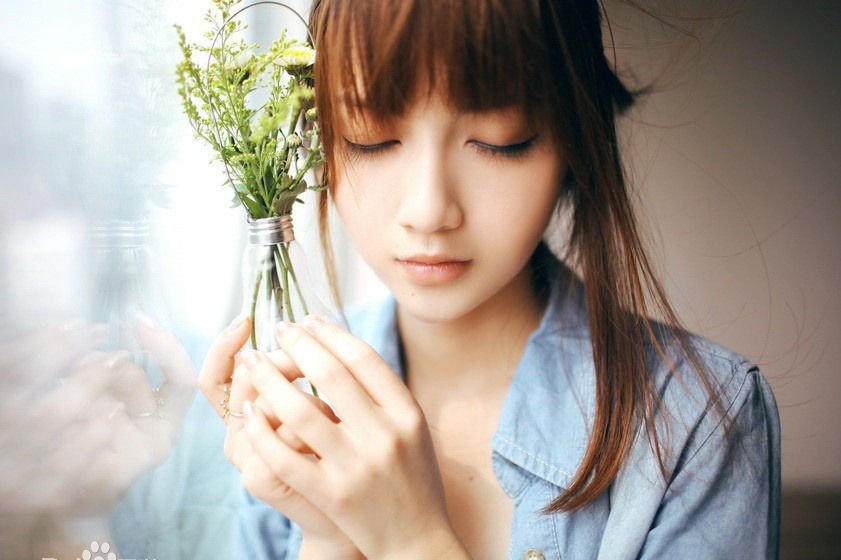 这个女的是谁？