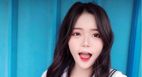 女星刘丽千患肿瘤，之前曾曝母亲患癌，爸爸好赌去世后留下满身债
