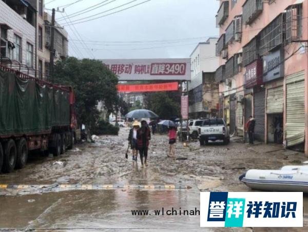 湖北居民自述家人被洪水冲走 这是咋情况？