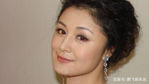 中戏毕业，家境坎坷，至今无子，赵本山的小姨子凭借什么成为女神？