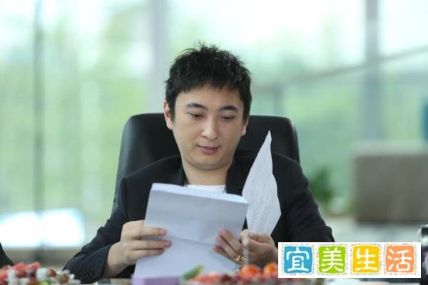 阿水离开IG是被逼的!王思聪出2000万，阿水只能拿1600万