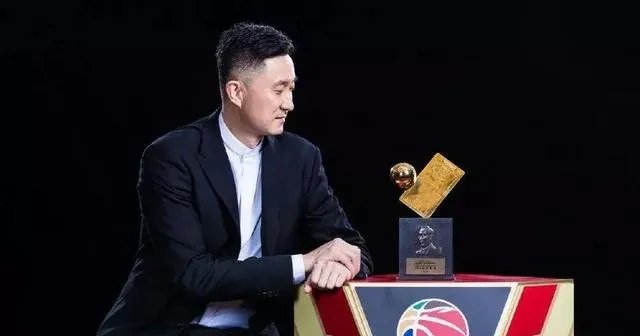 辽宁男篮纸面实力占优,总决赛第一场到底输在了哪里?