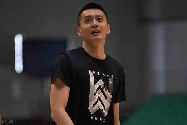 辽宁男篮纸面实力占优,总决赛第一场到底输在了哪里?
