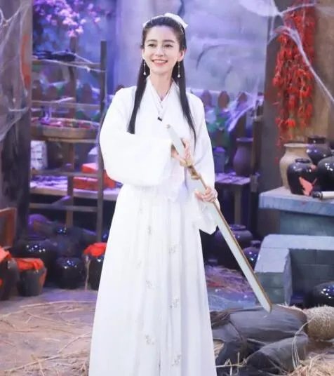于正:我没有diss谁的意思什么情况 发文赞美baby疑内涵陈妍希