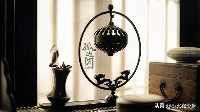 如何评价电视剧《孤城闭》王楚然饰演的张贵妃?