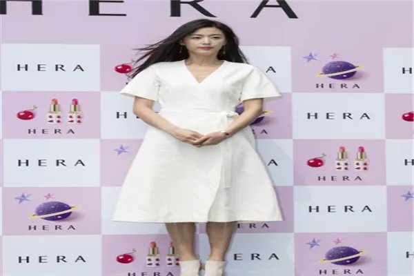 韩国十大国民女神排行榜：金泰熙上榜，李英爱仅第六