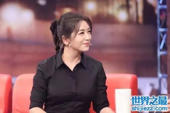 女演员江珊现任老公，和小自己15岁的张博玩姐弟恋 