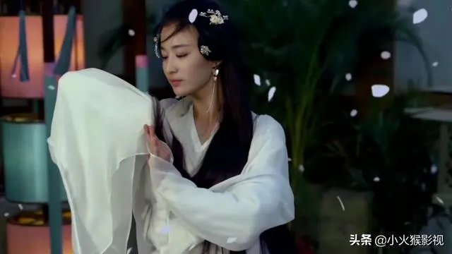 如何评价电视剧《孤城闭》王楚然饰演的张贵妃?