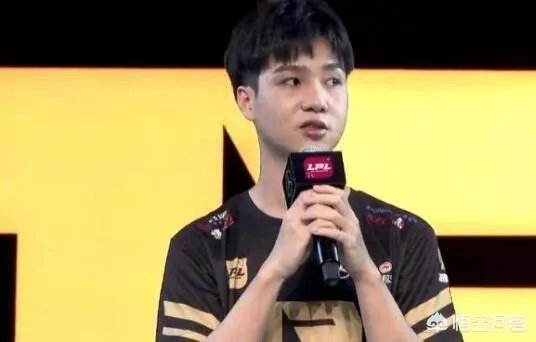 如何看待RNG主场为Letme举办的退役仪式?