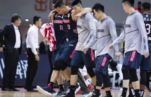 易立致歉易建联:阿联回应没事,只是失控动作