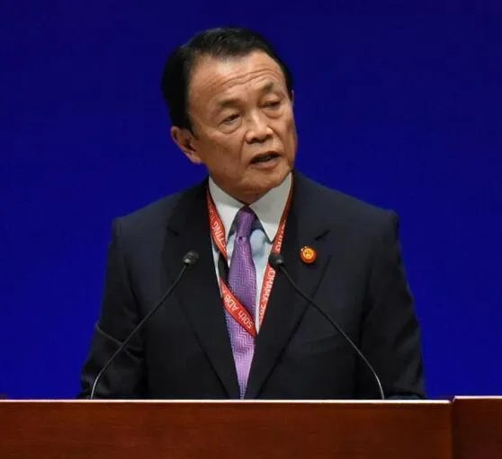 如何看待日本副首相把亚投行比作“高利贷”一事?