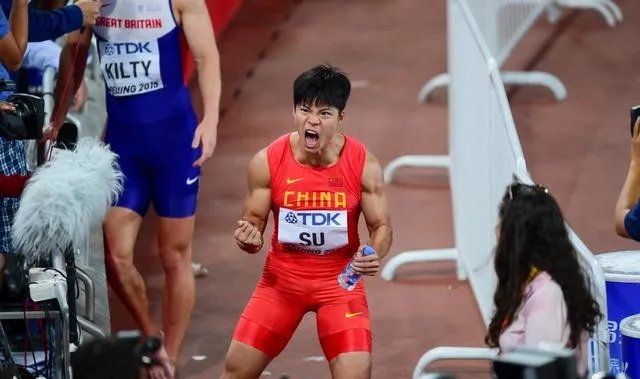 怎么看待苏炳添60米6秒55,创亚洲赛季最佳,他能打破亚洲甚至世界纪录吗?