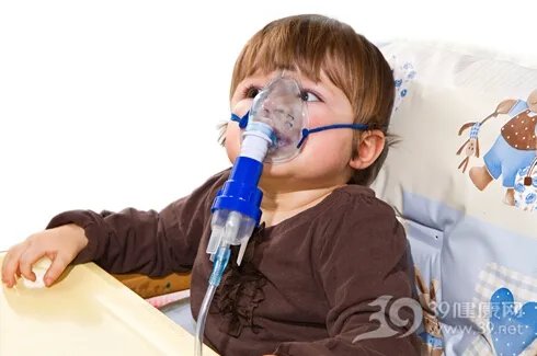 女童误食煤油致呼吸衰竭 幼儿误服危险品该怎么办？