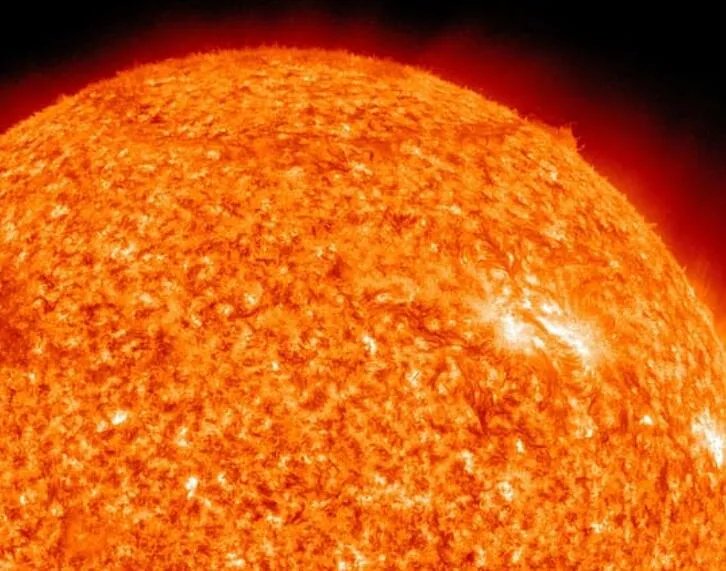 人类史上最近距离拍摄的太阳长什么样 人类史上最近距离拍摄的太阳的位置